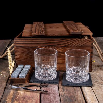Zestaw w drewnianej skrzynce – 2 szklanki, kamienie chłodzące i akcesoria